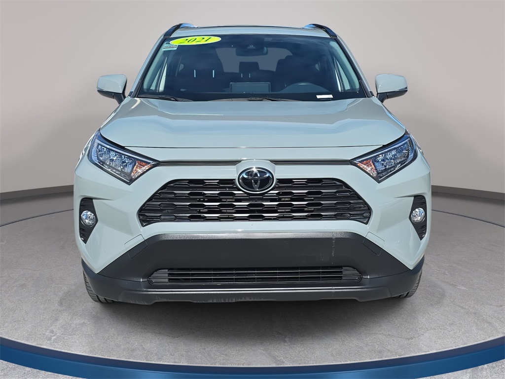 2021 Toyota RAV4 XLE Premium photo 2