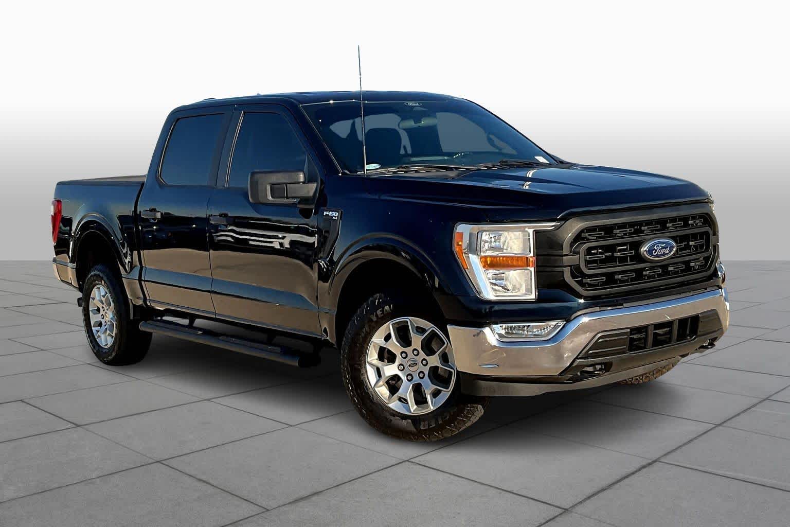 2022 Ford F-150 XL photo 2