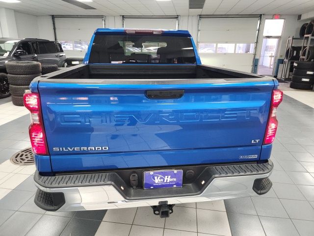 2022 Chevrolet Silverado 1500 LT photo 3