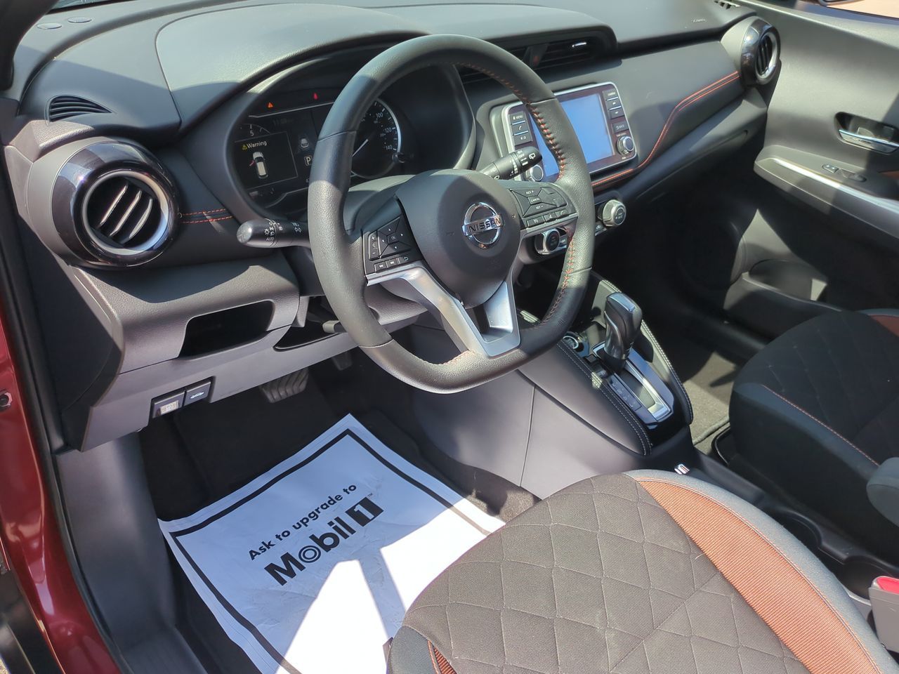 2020 Nissan Kicks SR photo 7