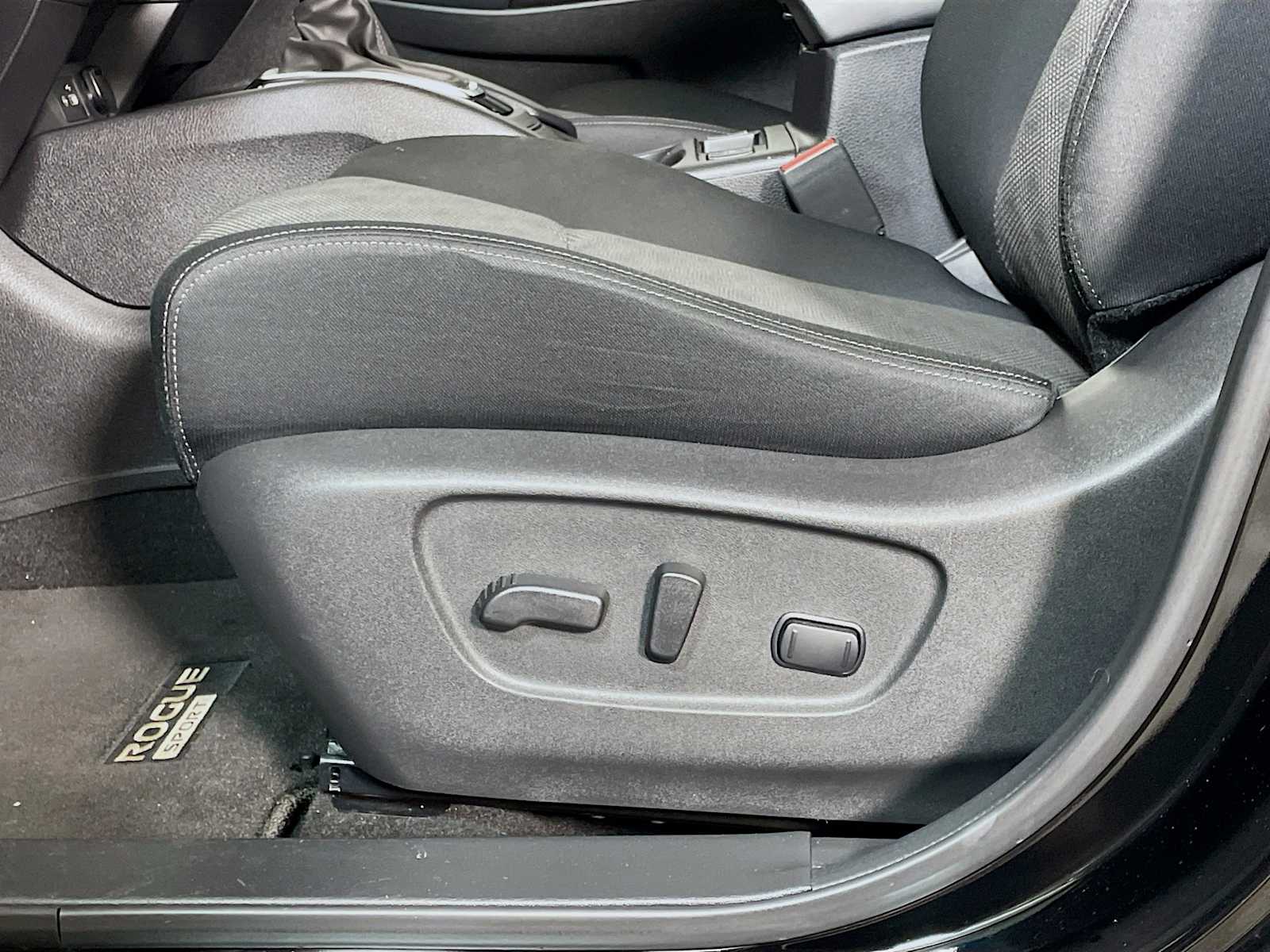2022 Nissan Rogue Sport SV photo 16