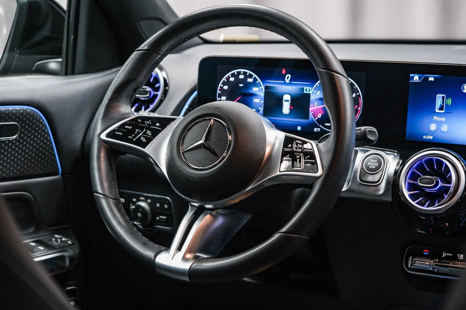 2025 Mercedes Benz GLB 250 photo 17