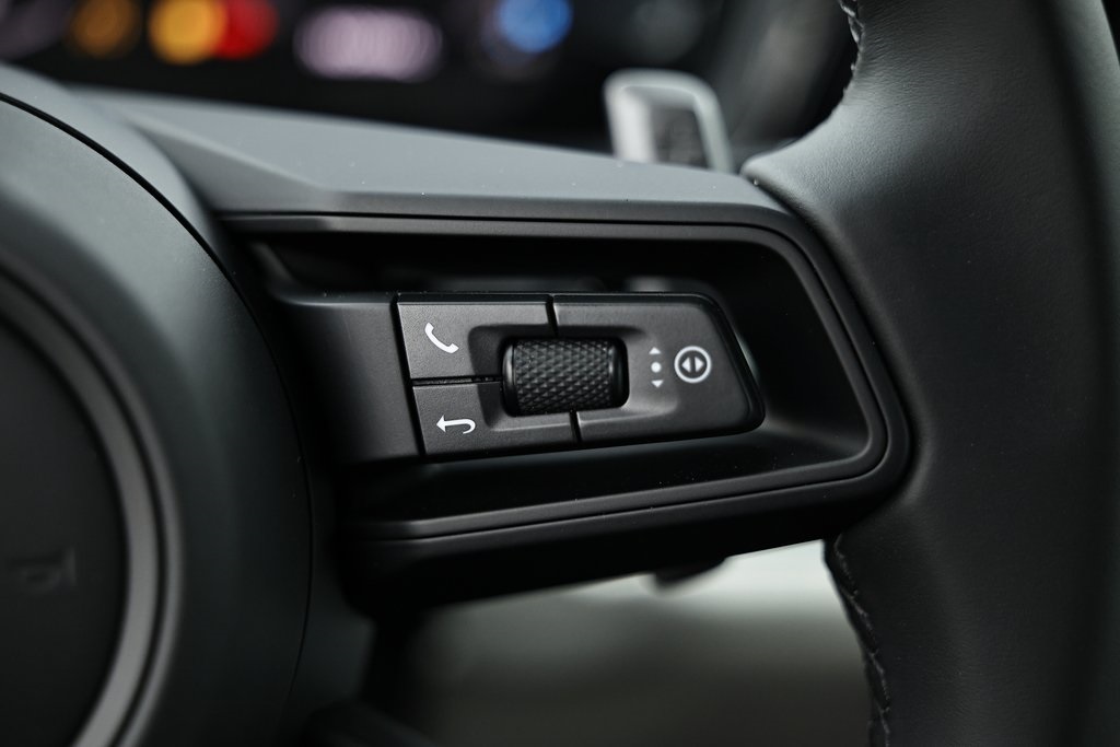2026 Porsche Cayenne photo 37