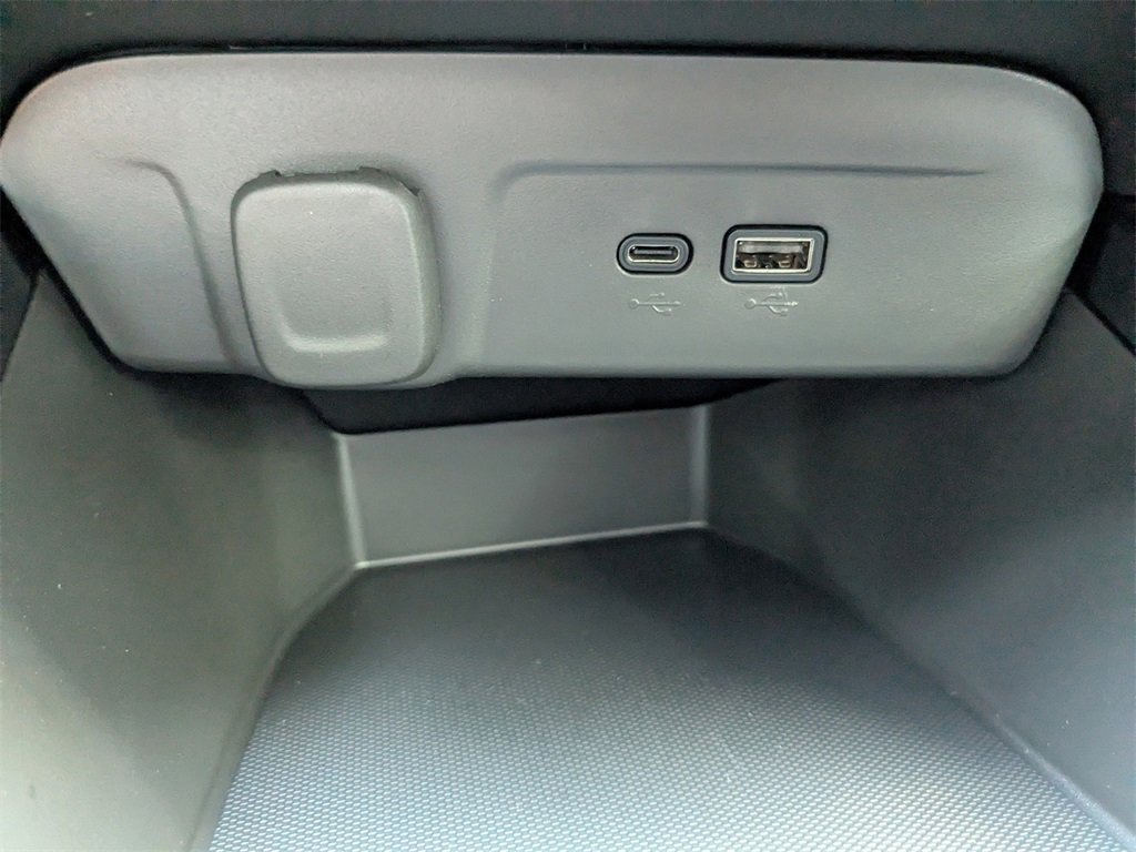 2025 Chevrolet Trax LT photo 16