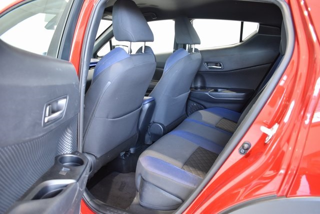 2021 Toyota C-HR XLE photo 13