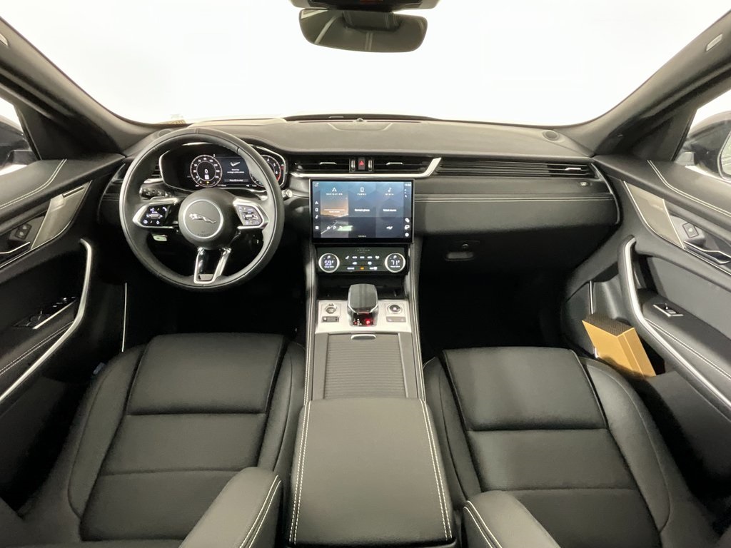 2026 Jaguar F-PACE P400 R-Dynamic S photo 3