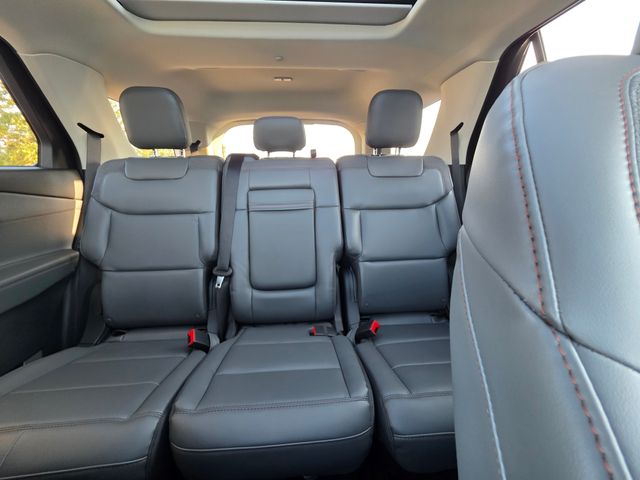 2025 Ford Explorer photo 33