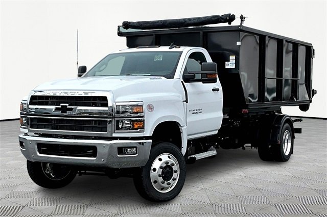 2024 Chevrolet Silverado 6500HD photo 3