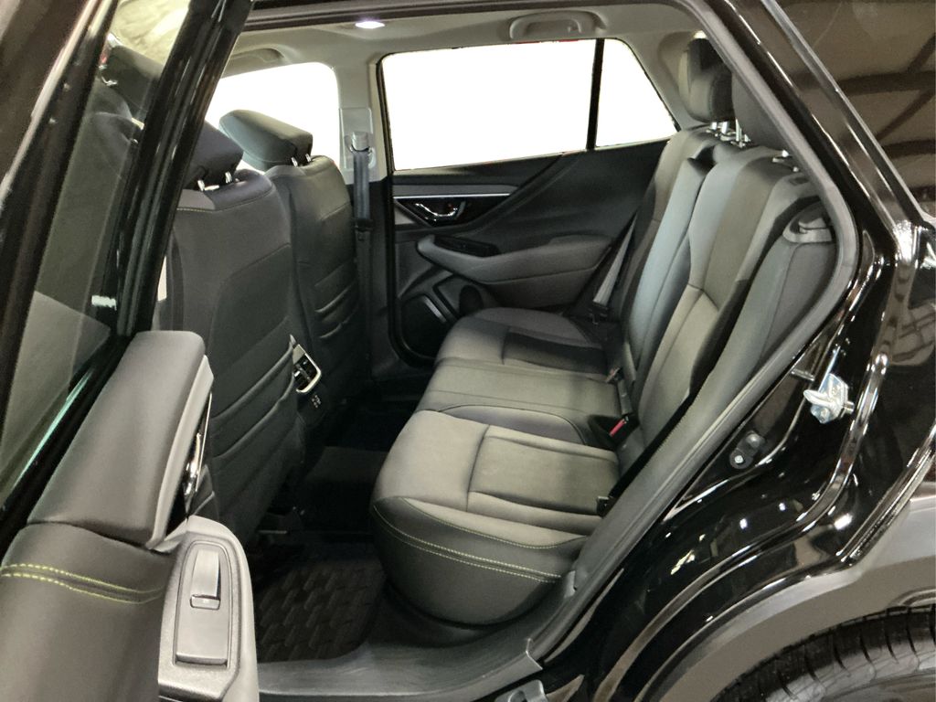 2025 Subaru Outback Onyx Edition photo 8