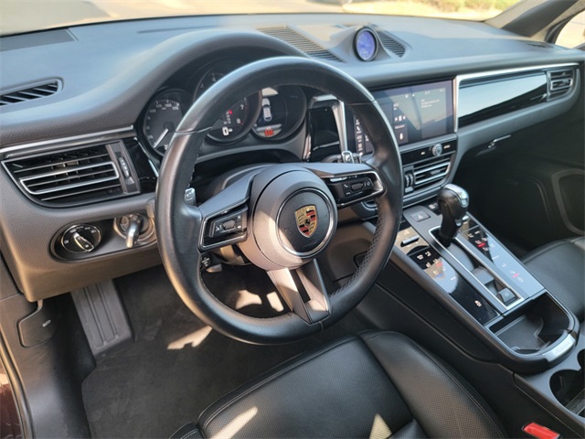 2023 Porsche Macan T photo 12