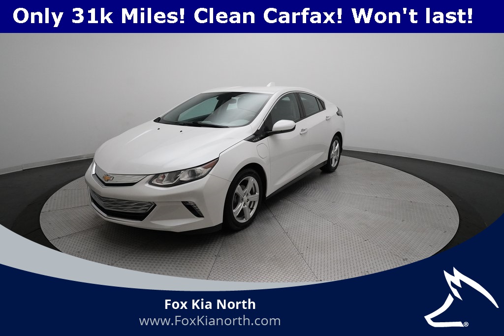 2017 Chevrolet Volt LT's photo