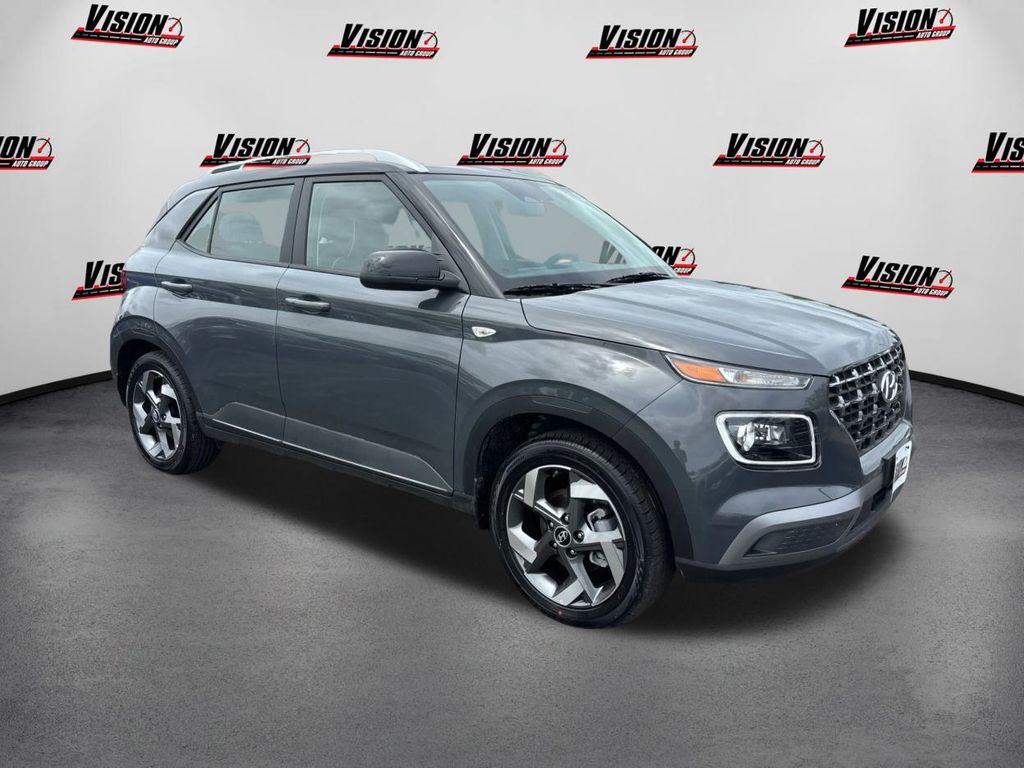 2025 Hyundai Venue Limited photo 2