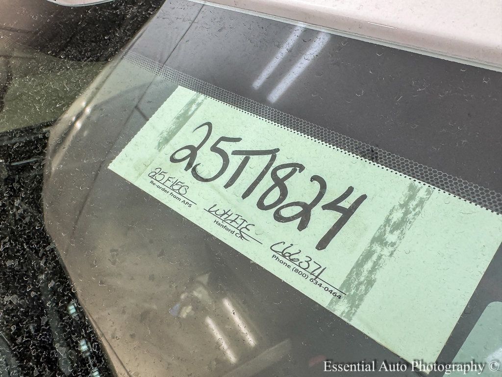 2025 FORD F-150 - Image 23