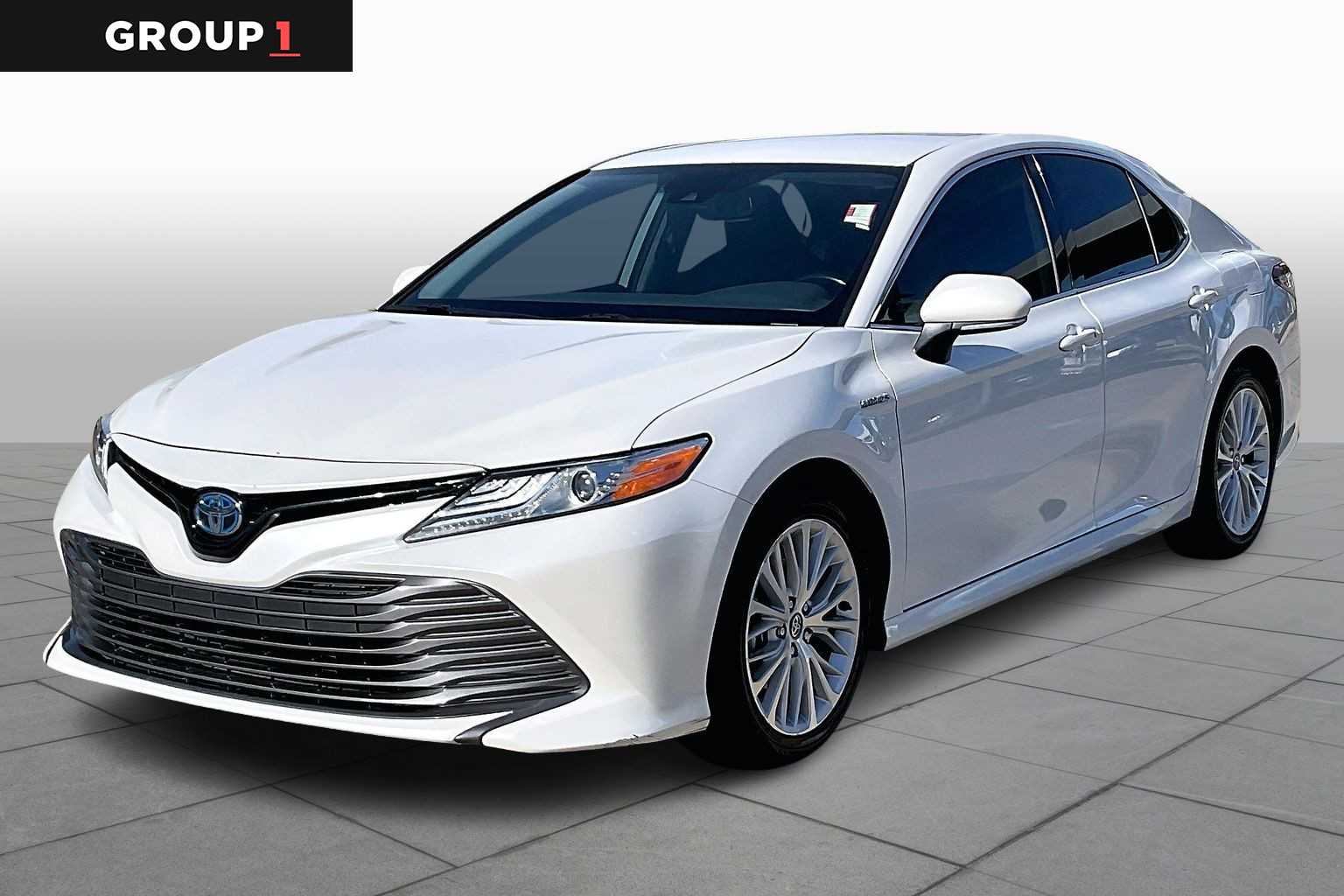 2020 Toyota Camry XLE's photo