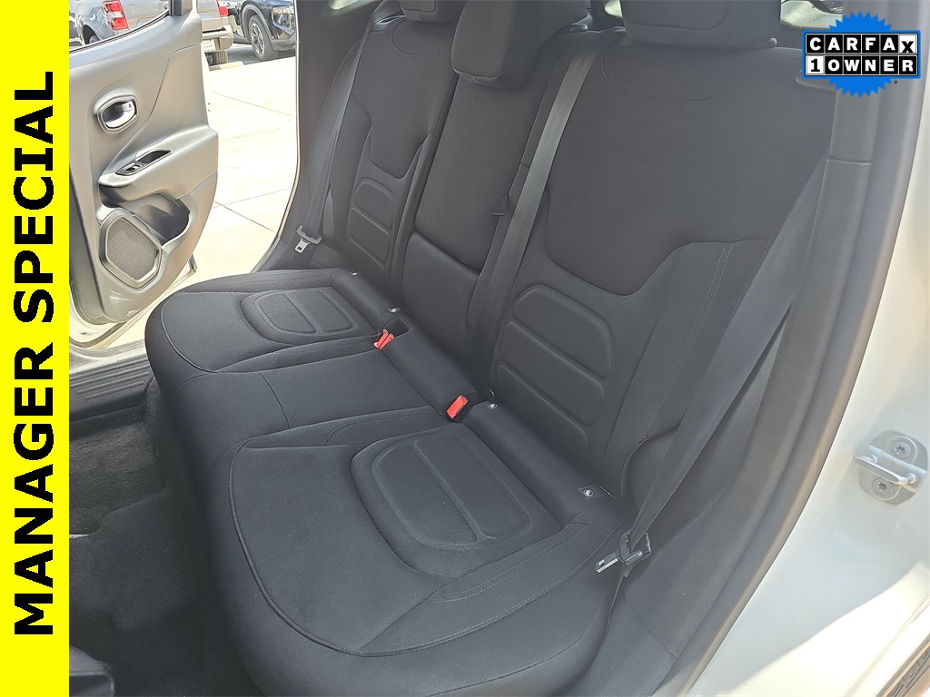 2022 Jeep Renegade Latitude photo 11