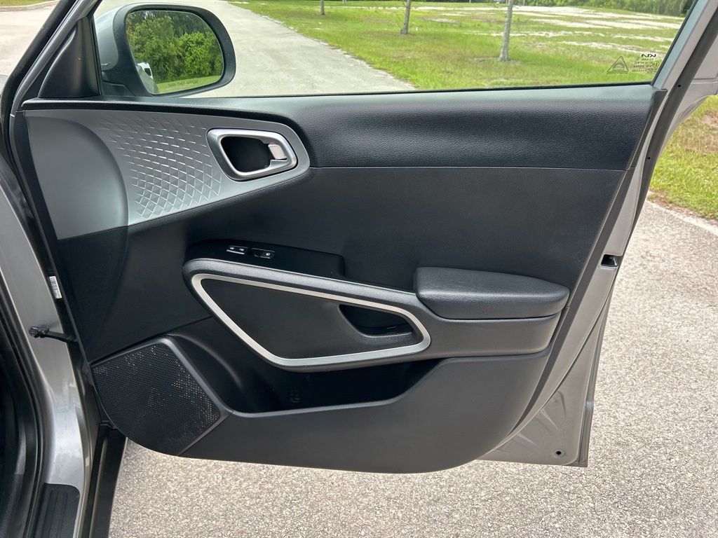 2023 Kia Soul LX photo 31