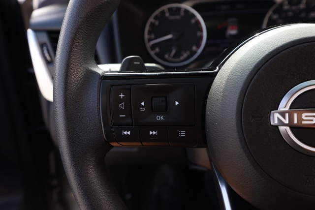 2023 Nissan Rogue SV photo 22