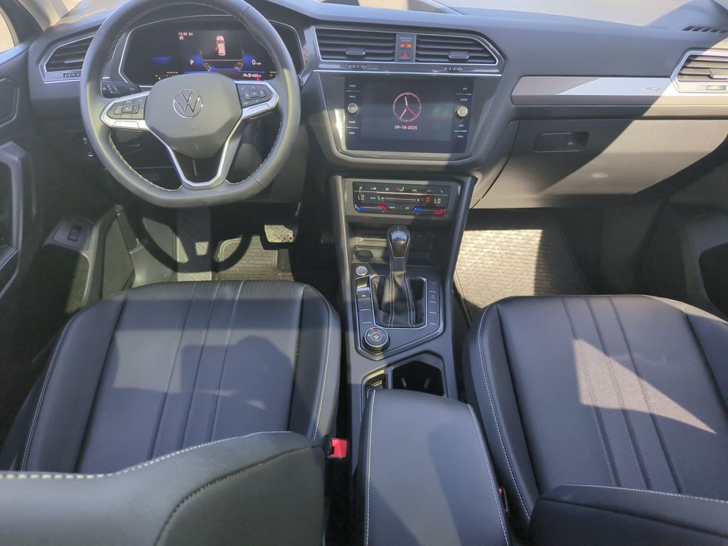 2022 Volkswagen Tiguan SE photo 14