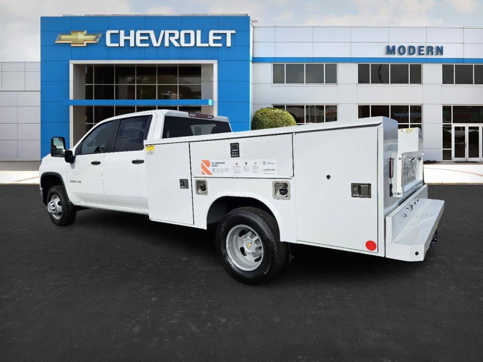 2024 Chevrolet Silverado 3500HD Work Truck photo 3