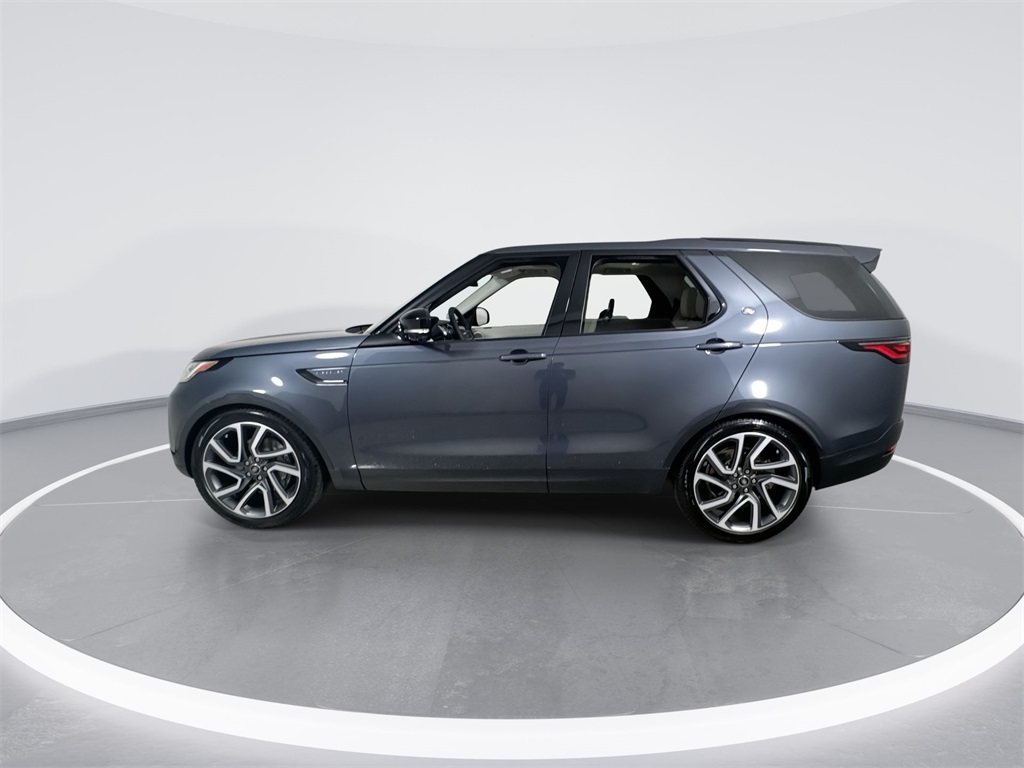 2025 Land Rover Discovery S photo 4