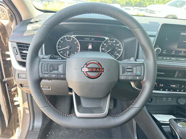 2025 Nissan Rogue SV photo 17
