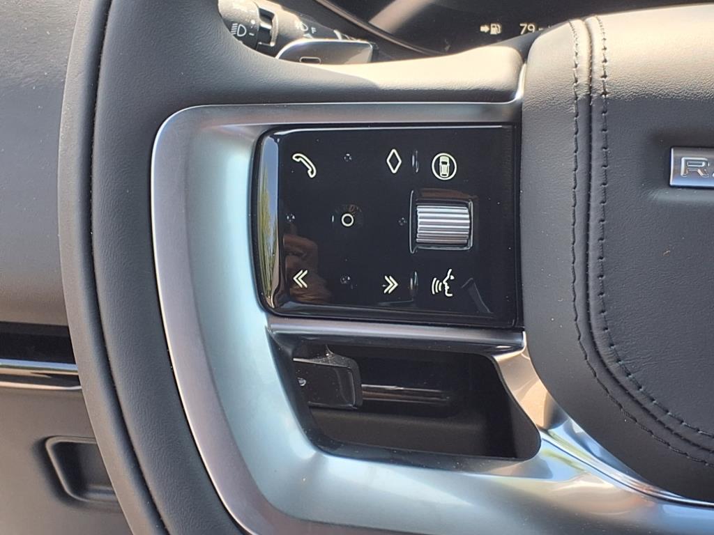2025 Land Rover Range Rover SE photo 12