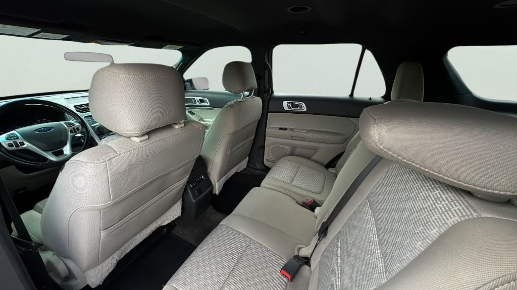 2015 Ford Explorer XLT photo 34