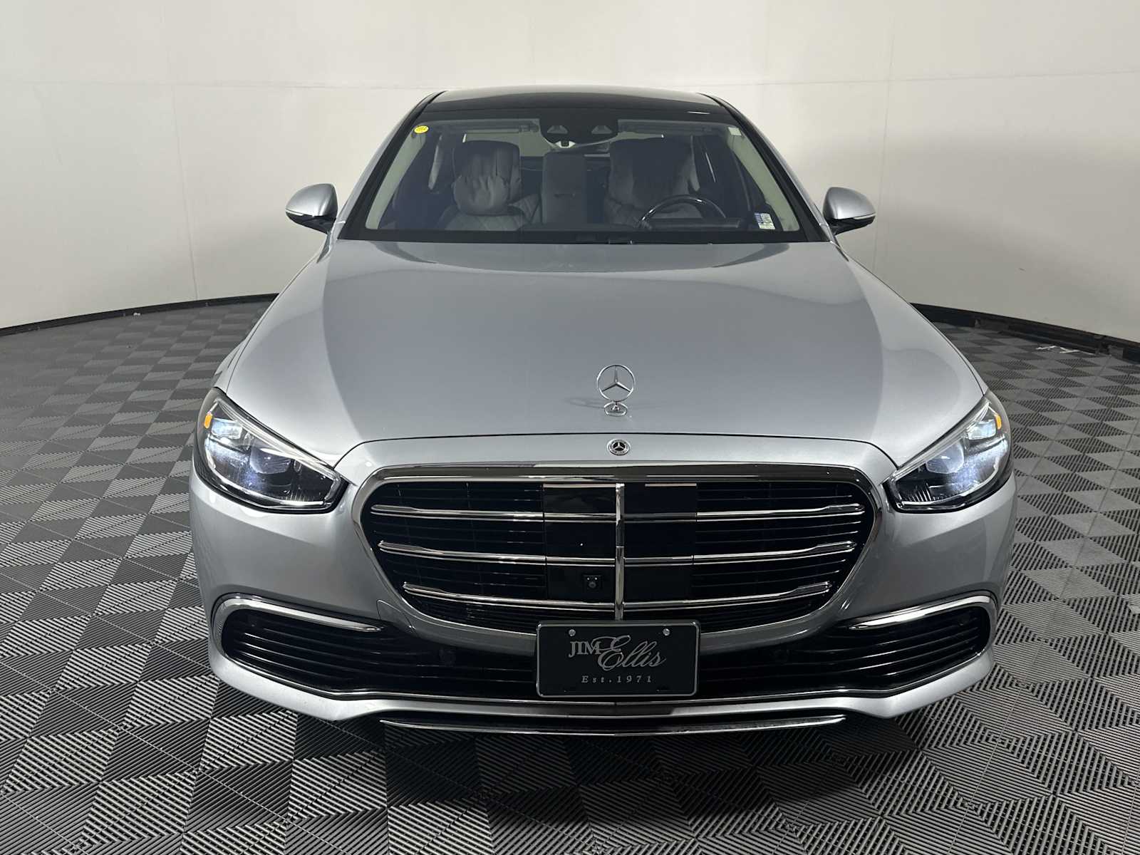 2022 Mercedes Benz S Maybach 580 4MATIC photo 2