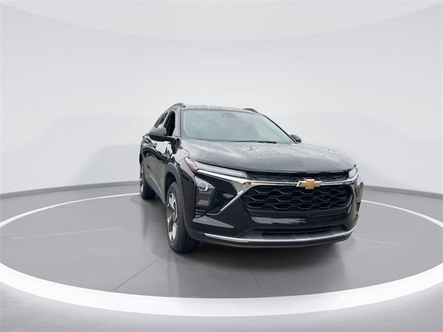 2024 Chevrolet Trax LT photo 2