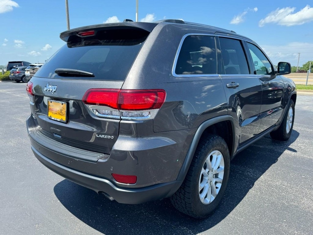 2021 Jeep Grand Cherokee Laredo E photo 2