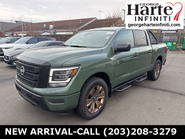 2024 Nissan Titan SV's photo