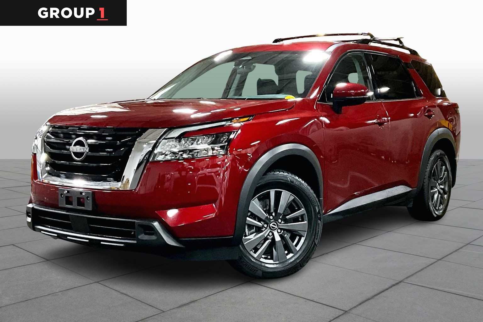 2022 Nissan Pathfinder SV's photo