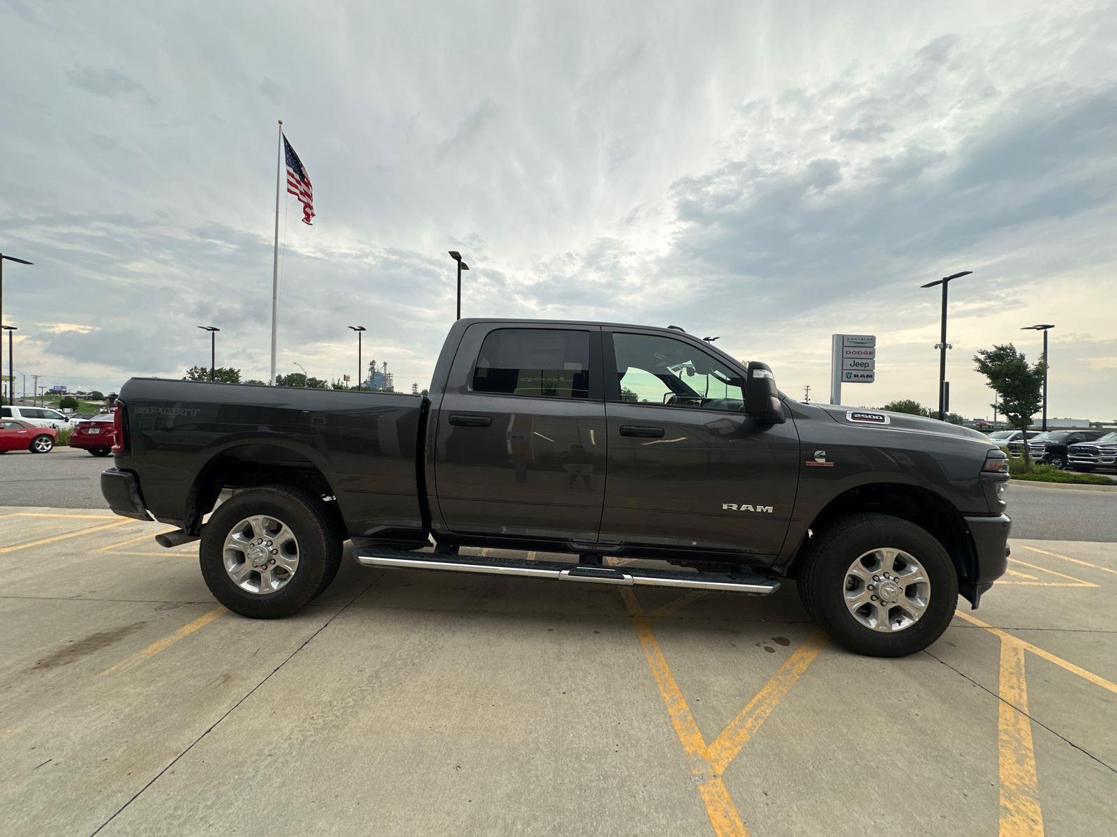 2025 Ram 2500 Big Horn photo 4