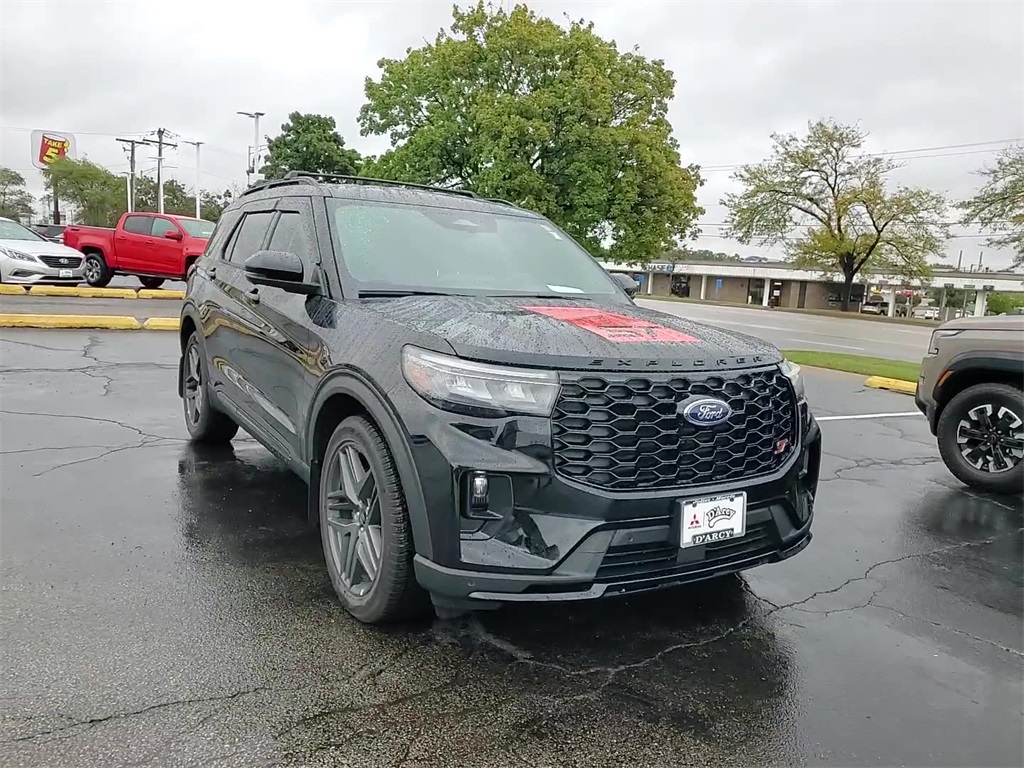 2025 Ford Explorer ST photo 2