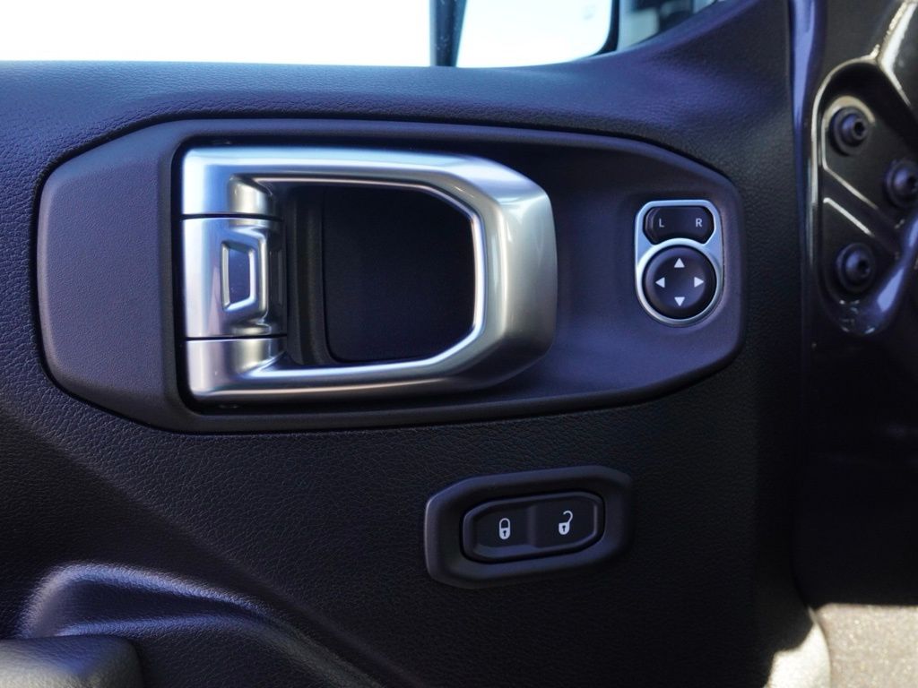 New 2026 Granite Crystal Metallic Clear-Coat Exterior Paint Jeep Willys image 8