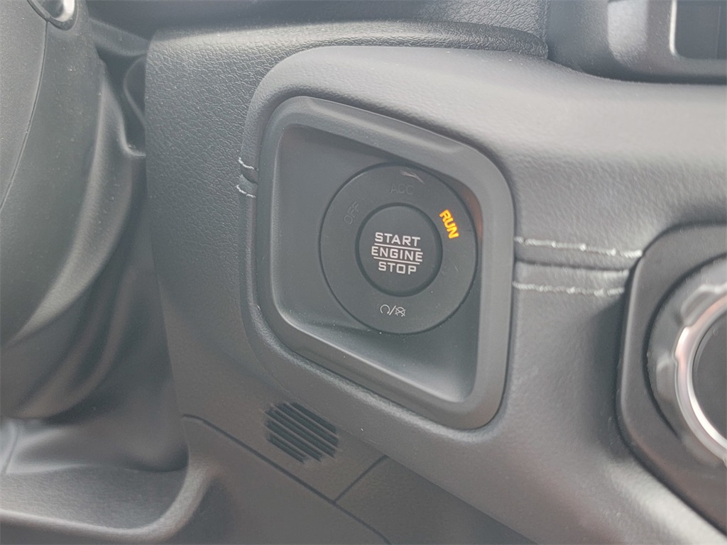 2024 Jeep Wrangler Sahara photo 18