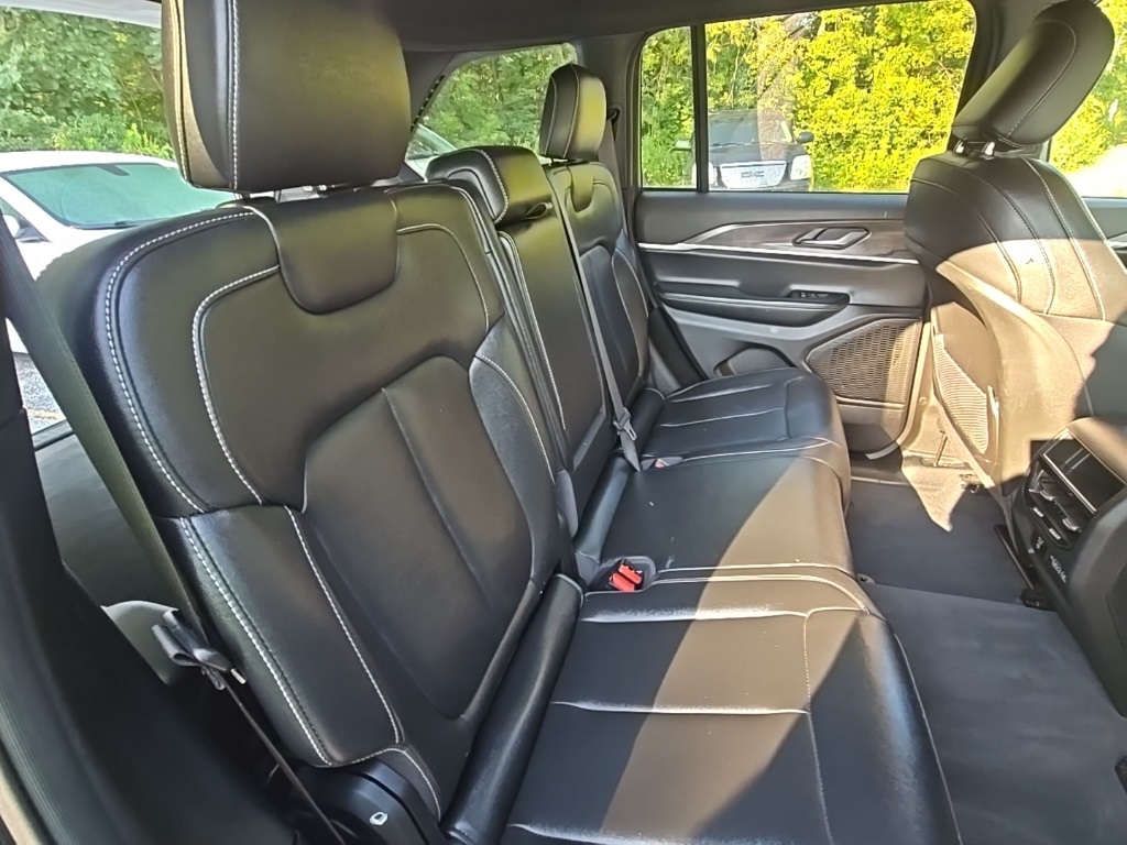 2024 Jeep Grand Cherokee Limited photo 15
