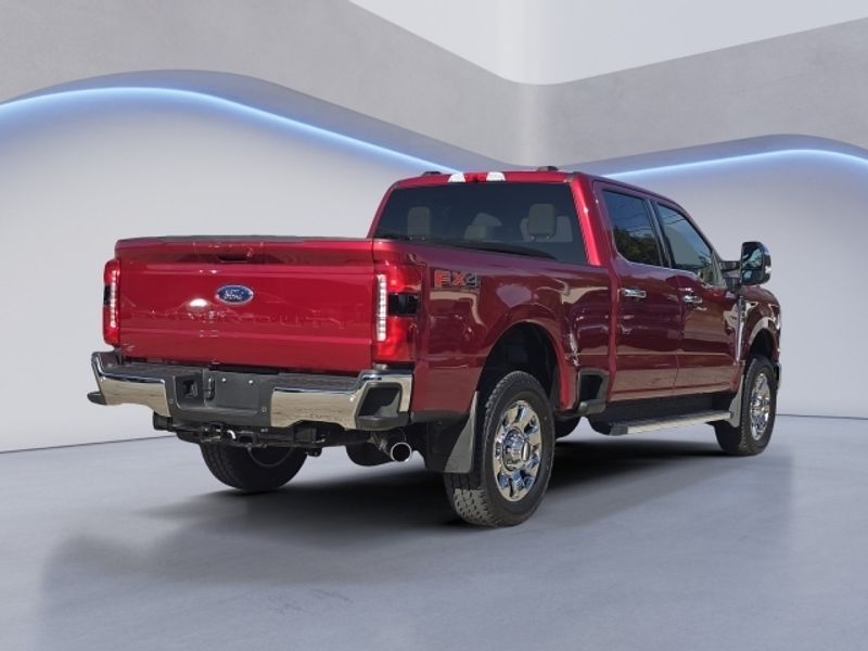 2025 Ford F-250 Lariat photo 4