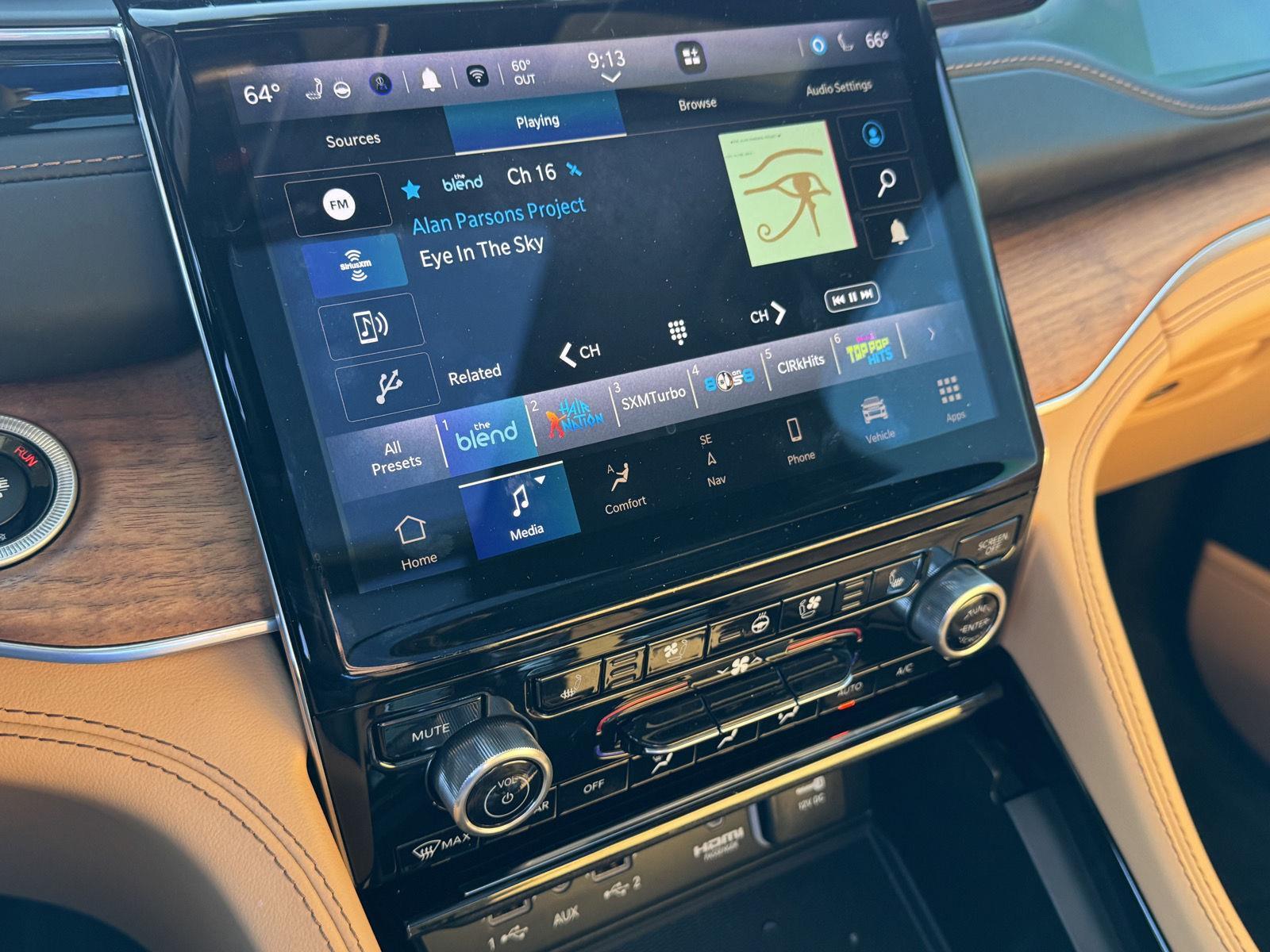 2023 Jeep Grand Cherokee L Summit Reserve photo 8