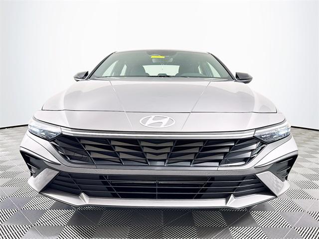 2025 Hyundai Elantra SEL Sport photo 10