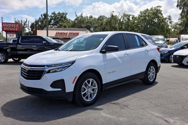 2024 Chevrolet Equinox LS photo 3