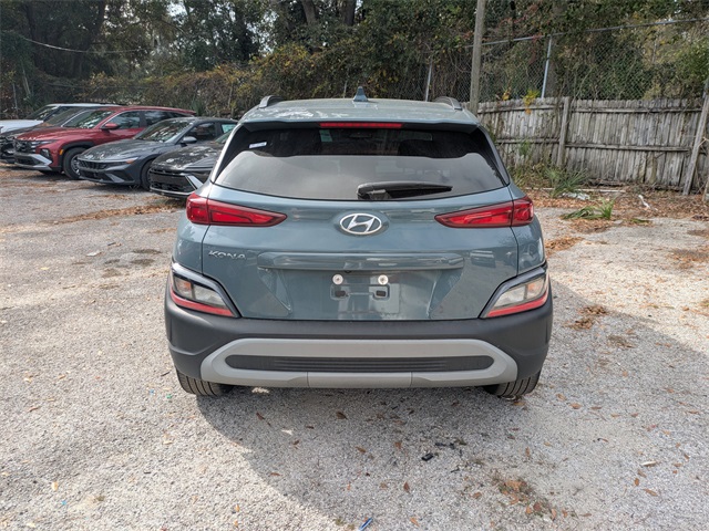 2022 Hyundai Kona SEL photo 2