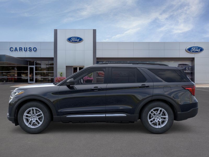 2025 Ford Explorer photo 2