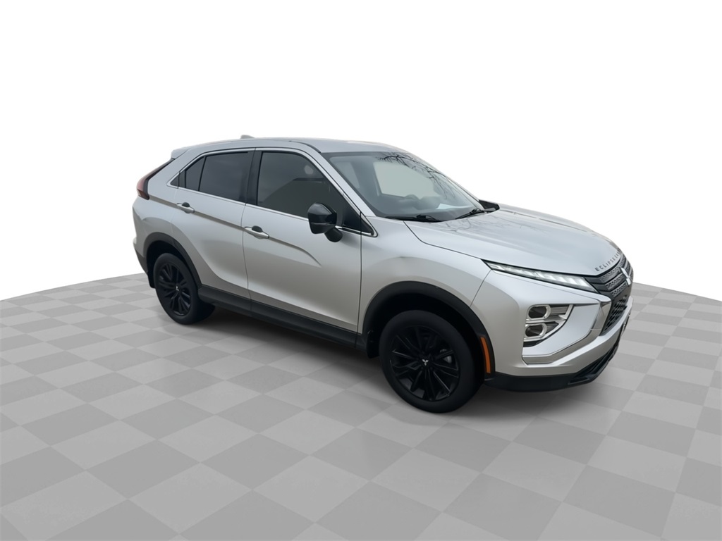 2023 Mitsubishi Eclipse Cross LE photo 2