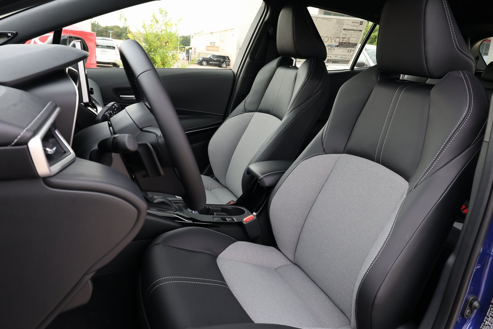 2025 Toyota Corolla XSE photo 21