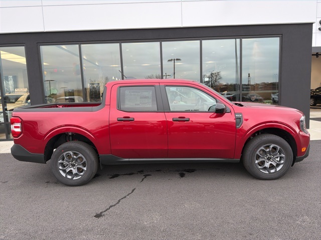 2025 Ford Maverick XLT photo 2