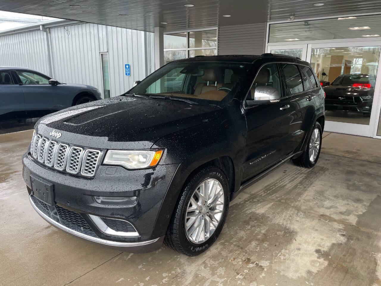 2018 Jeep Grand Cherokee Summit's photo