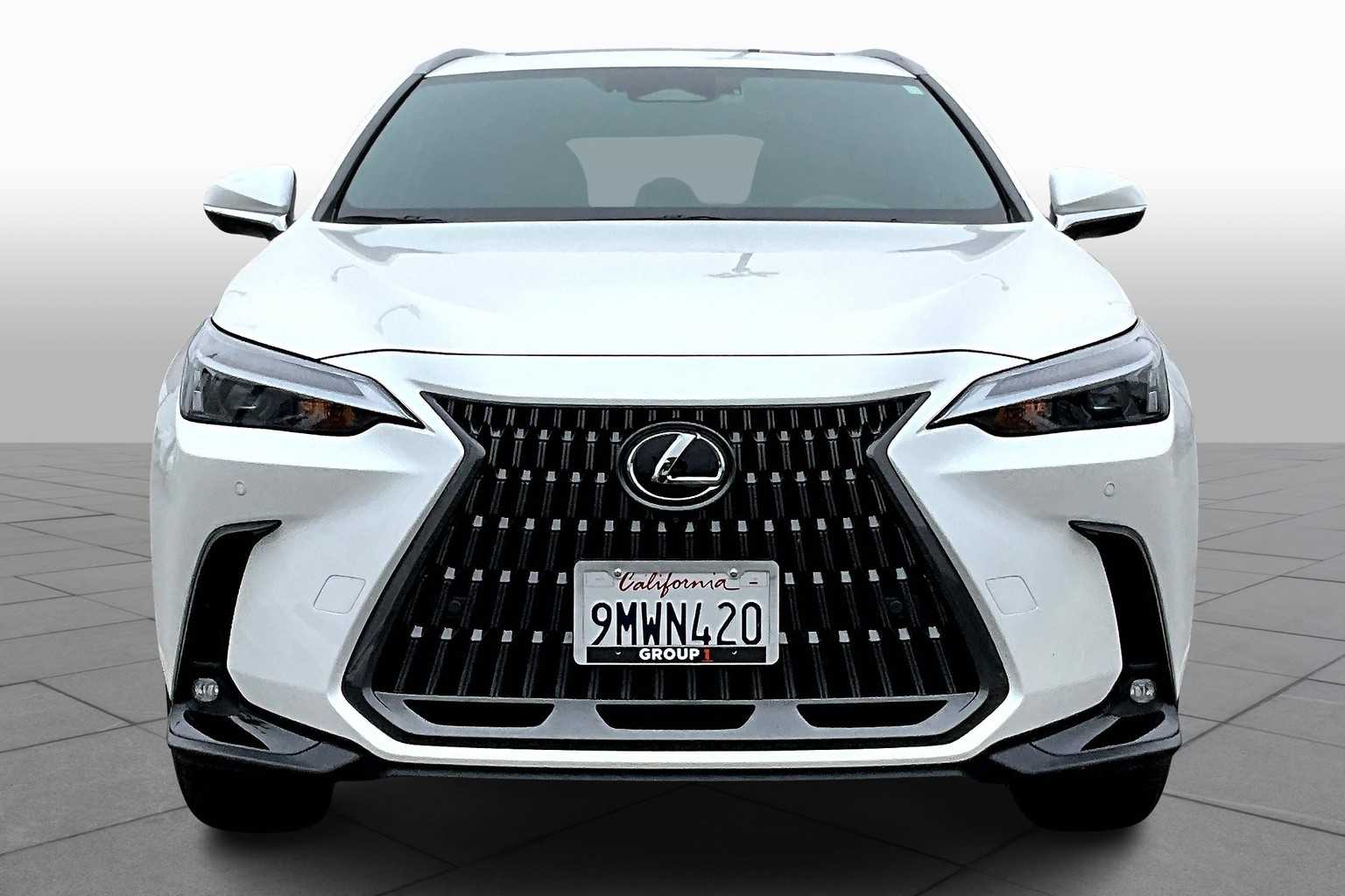 2025 Lexus NX Premium photo 3