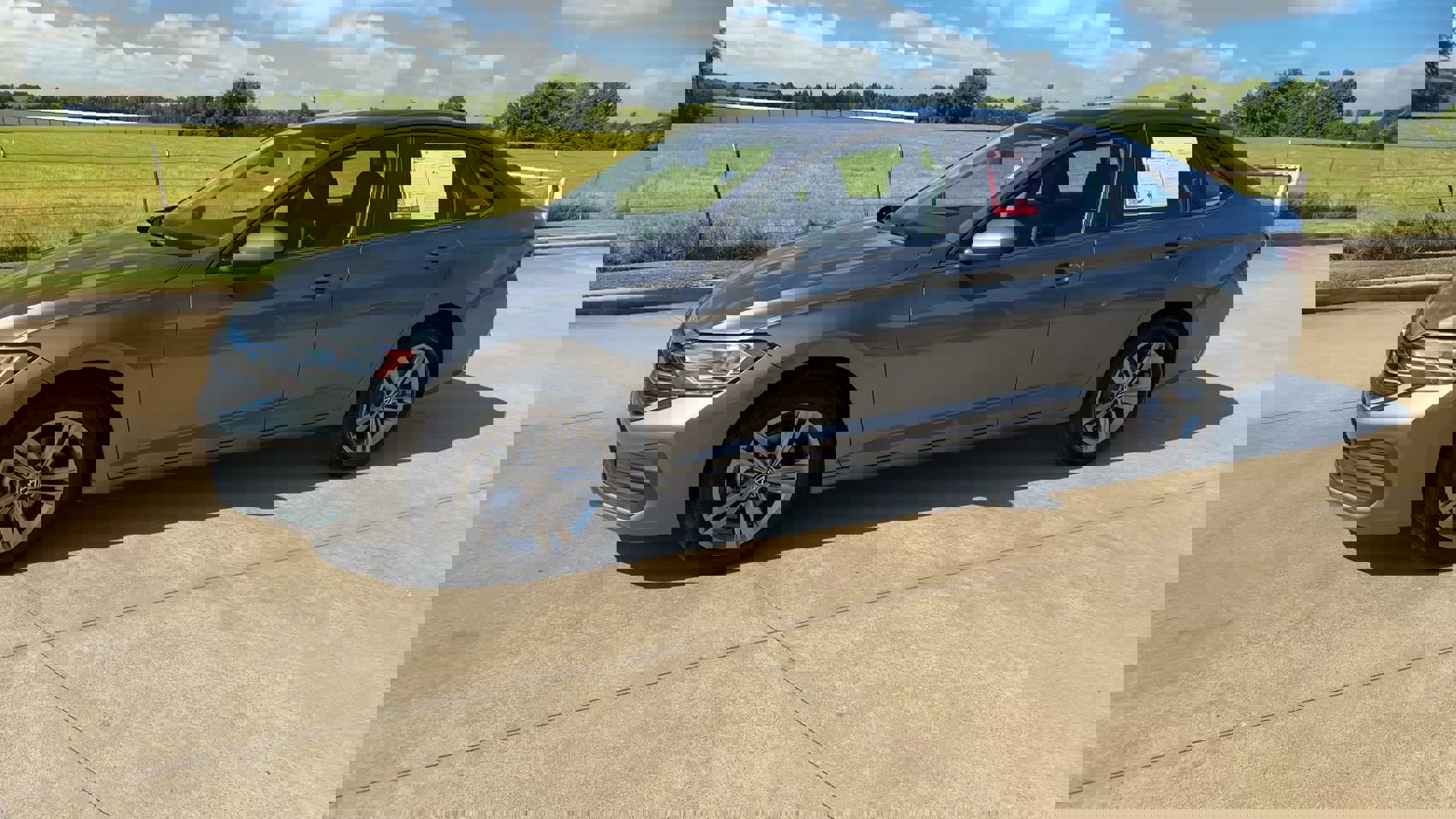 2024 Volkswagen Jetta SE photo 4