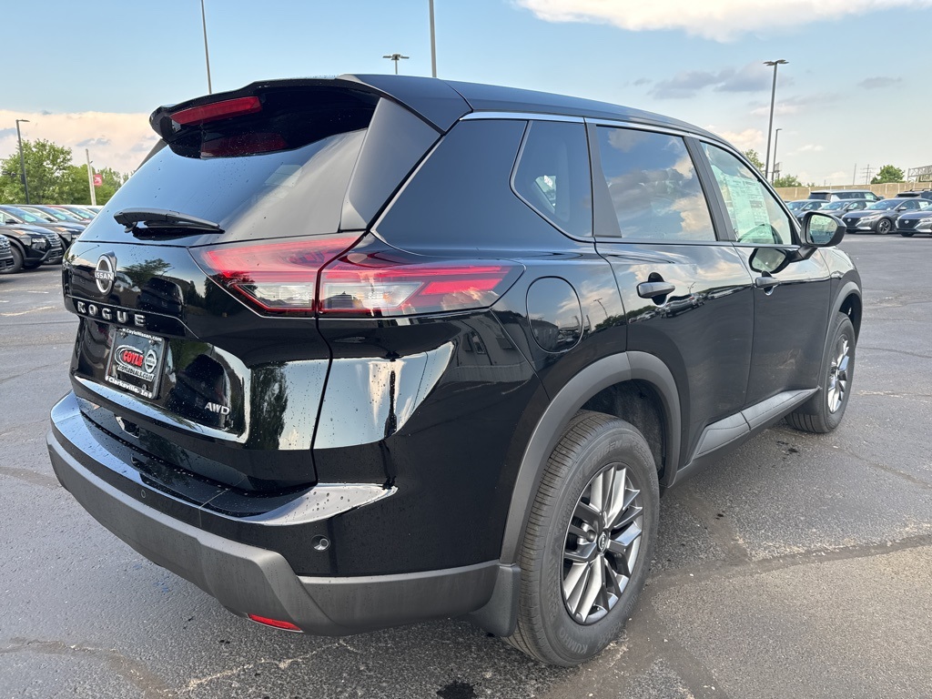 2026 Nissan Rogue S photo 3